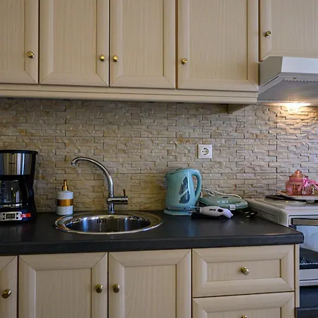 Holiday home Pavlina's 1 *