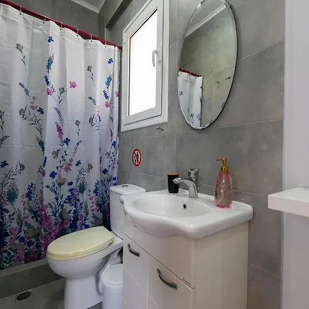 Holiday home Pavlina's 1 *